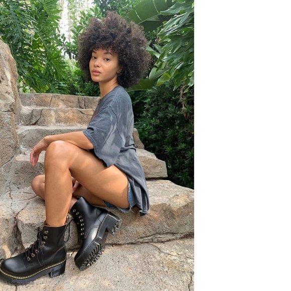 Dr. Martens Women's Leona Vintage Smooth Leather Heeled Boot - Picture 11 of 15